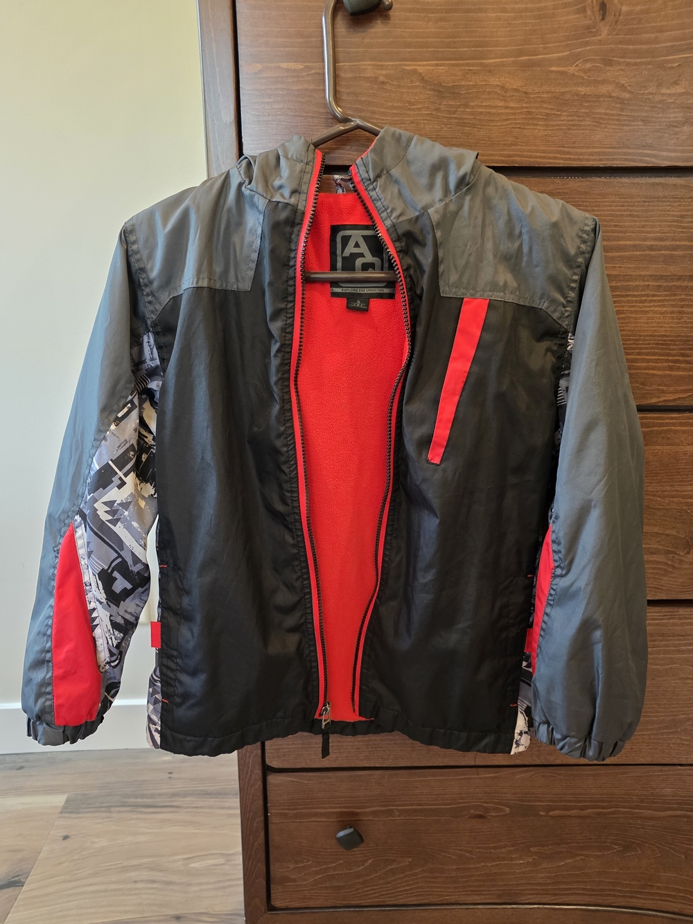 Kids Boys Size 8 Black & Red Hooded Fleece Lined Jacket